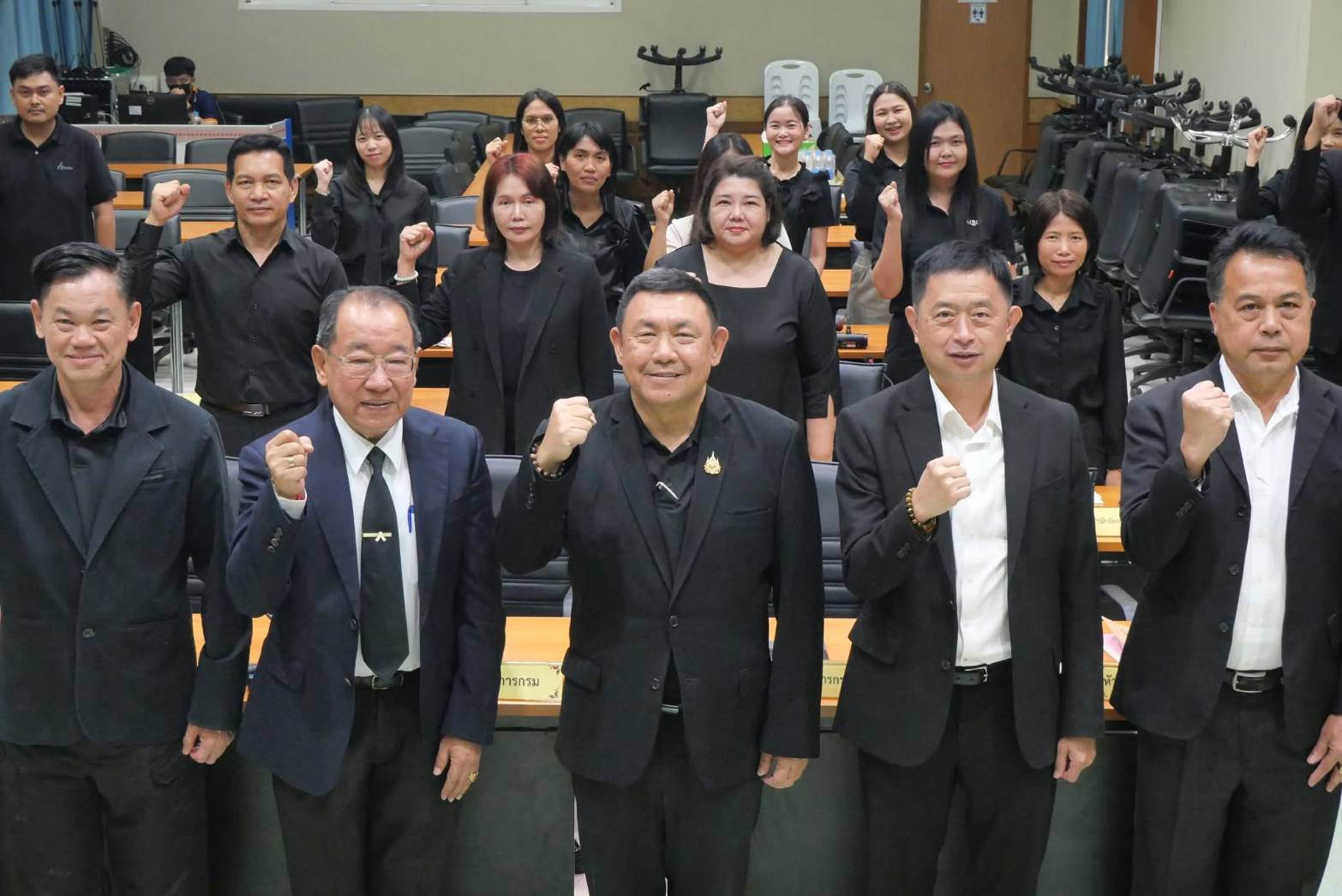 title - ส.ป.ก.เพชรบุรี ร่วมประชุมเพื่อสร้างความเข้าใจในการดำเนินโครงการและให้คำชี้แจงเกี่ยวกับการรวบรวมการเก็บข้อมูลเพื่อใช้ในการจัดทำแผนการกำหนดตำแหน่ง